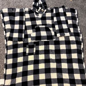 Ella Jayne Weighted Anti-Anxiety Snuggle Blanket Black and White 50”x75”